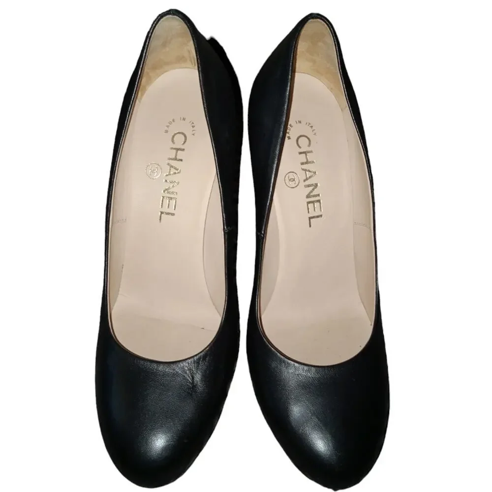 CHANEL Black Leather Rounded Toe Classics Pump Heelqs Size 38